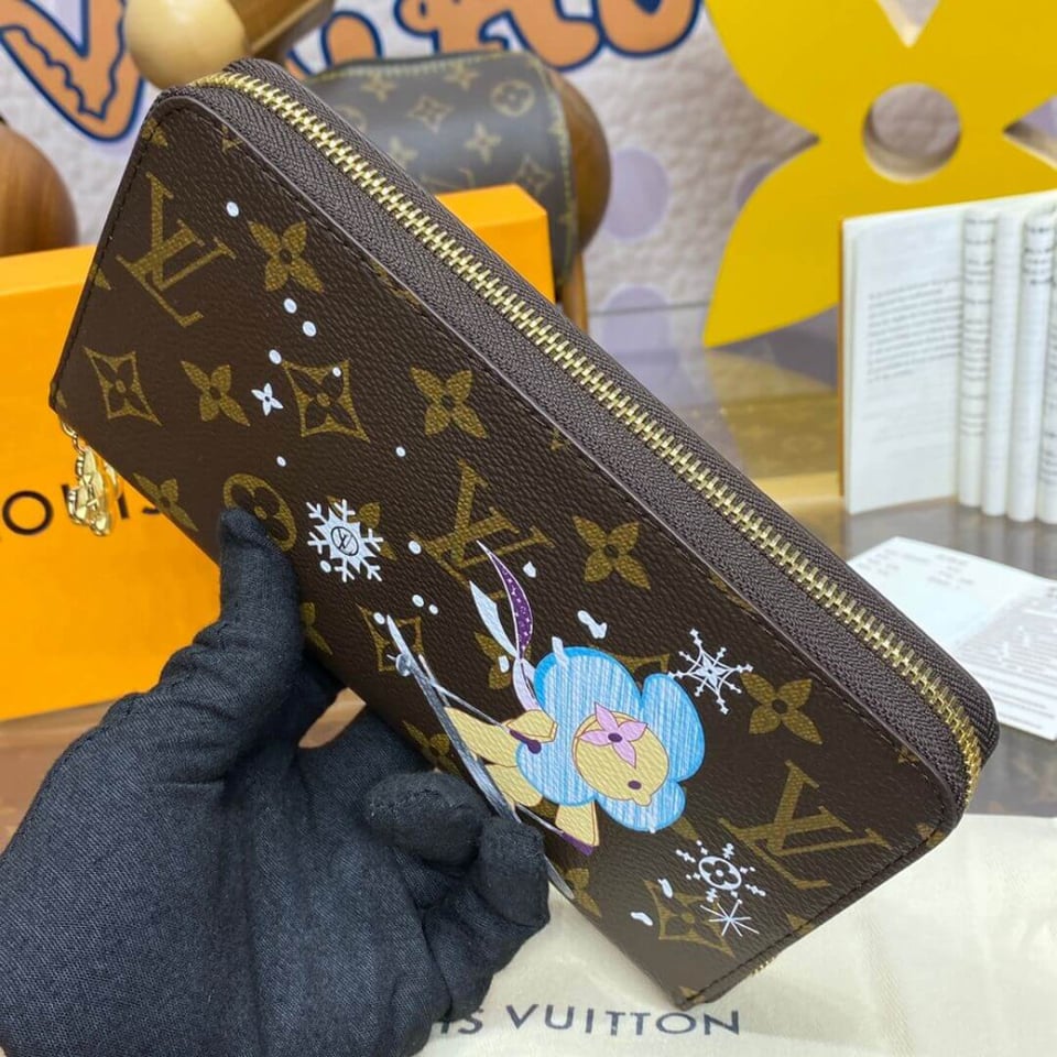Louis Vuitton Zippy Wallet 2024 view 7