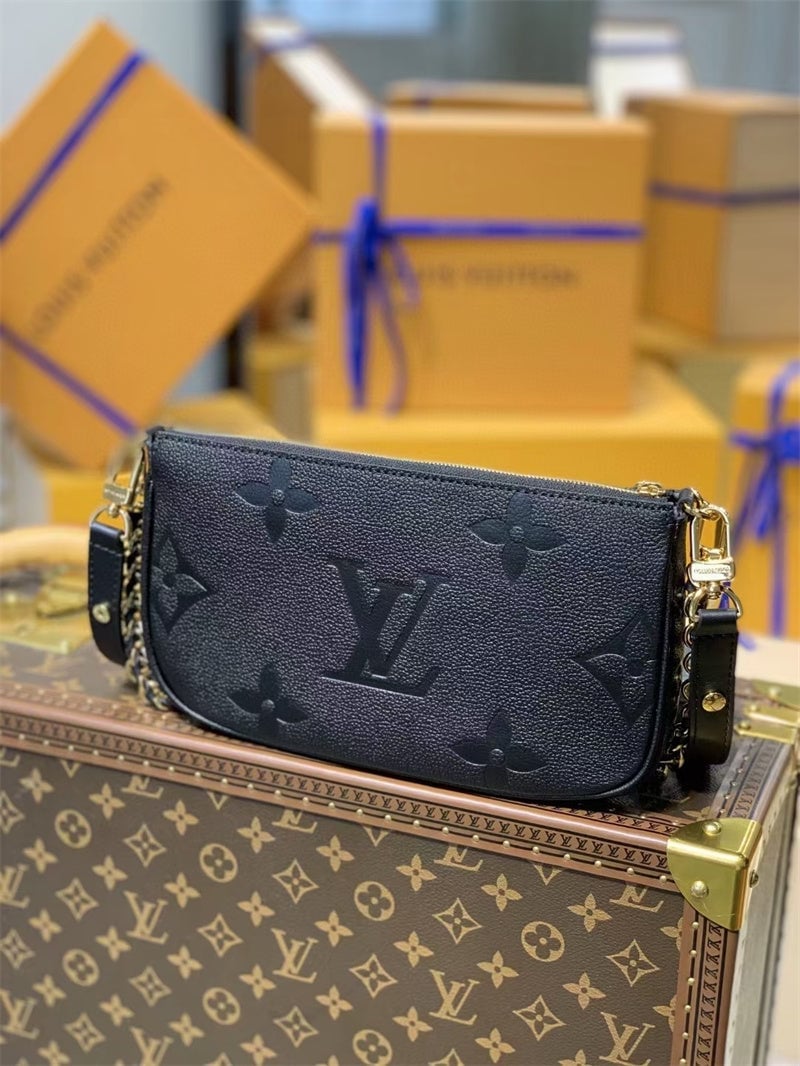 Louis Vuitton Multi Pochette Accessoires 25Cm Black Noir view 4