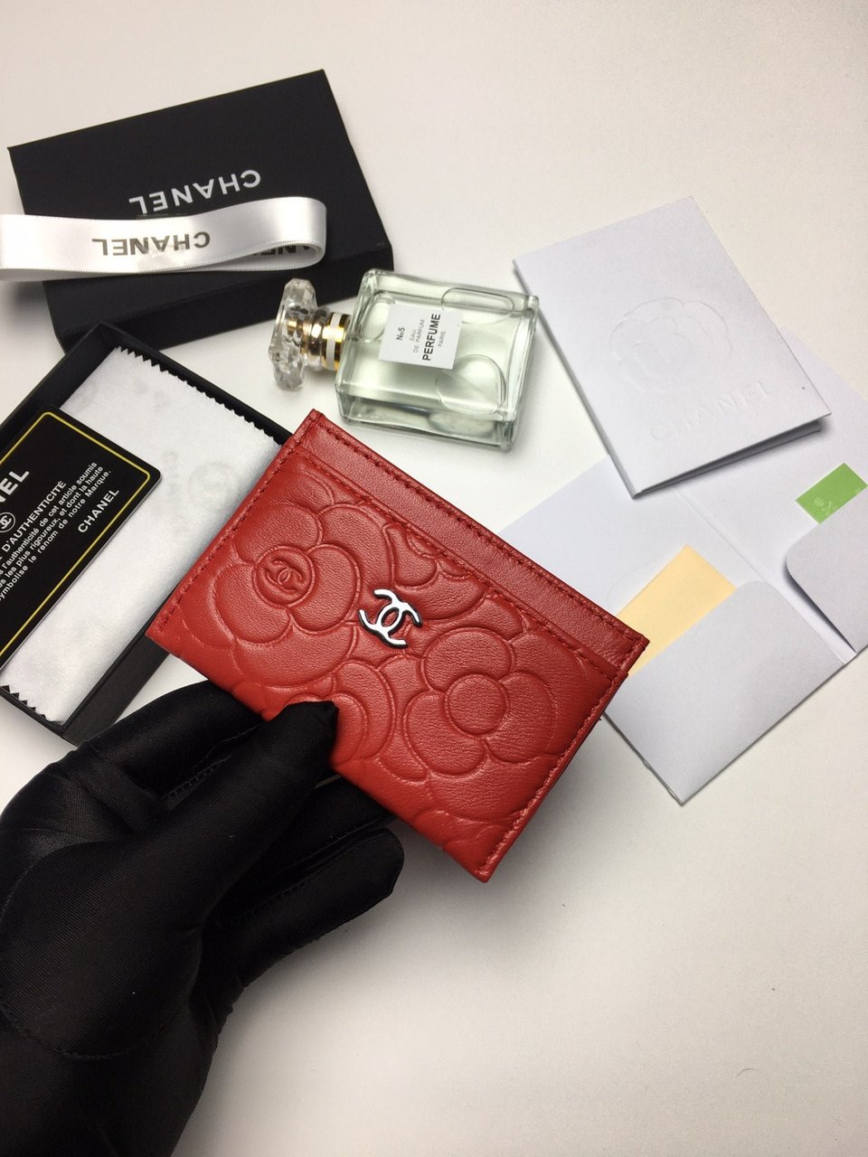 Chanel Floral Card Holder 11.2 Red Calfskin Silver Icon view 3