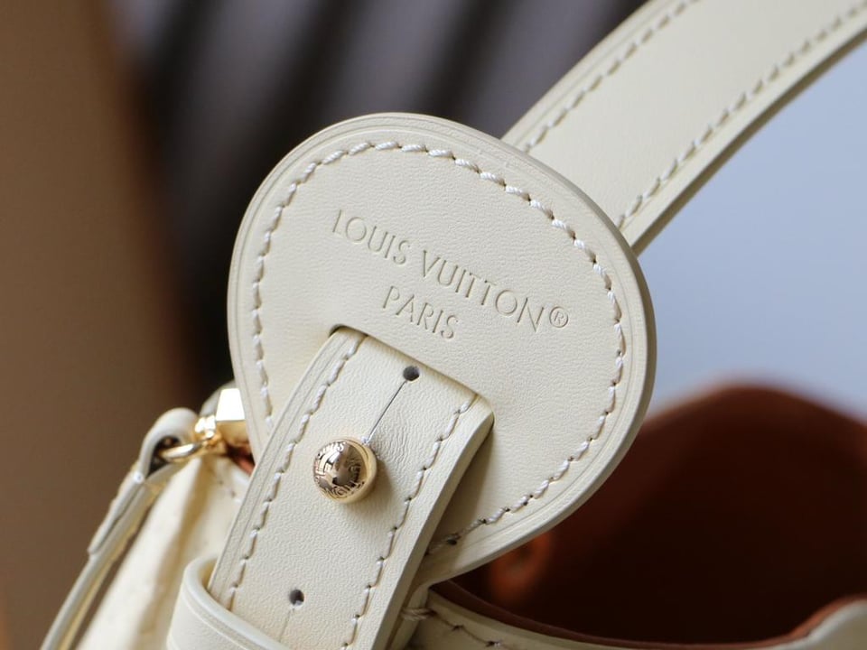 Louis Vuitton All In BB Bag Banane Gold 16cm M29479 view 6