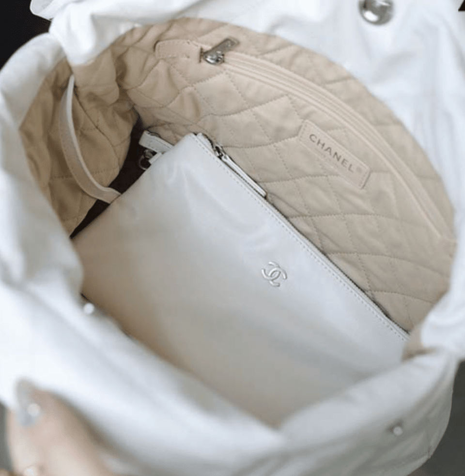 Chanel 22 Handbag White 42Cm/16.4in As3261 With Silver view 3