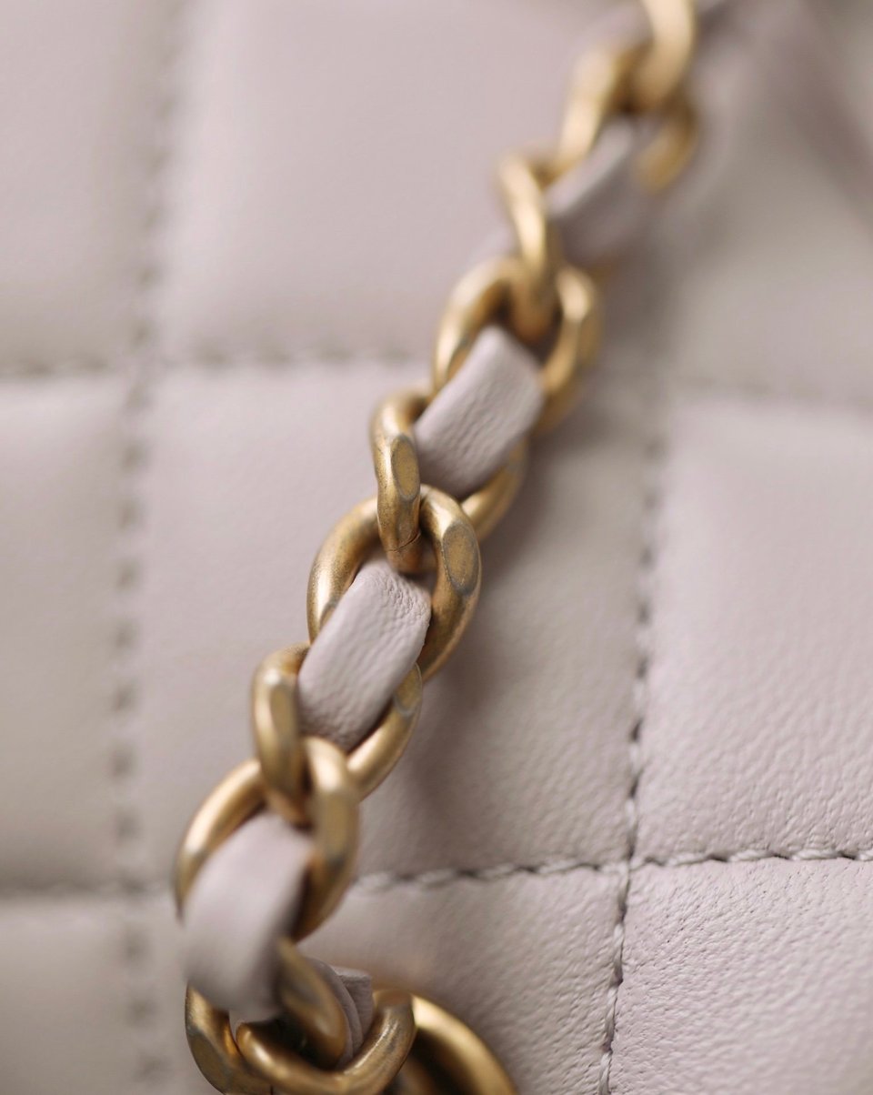 Chanel Quilted Mini Flap Bag Cream 18Cm/7in view 7