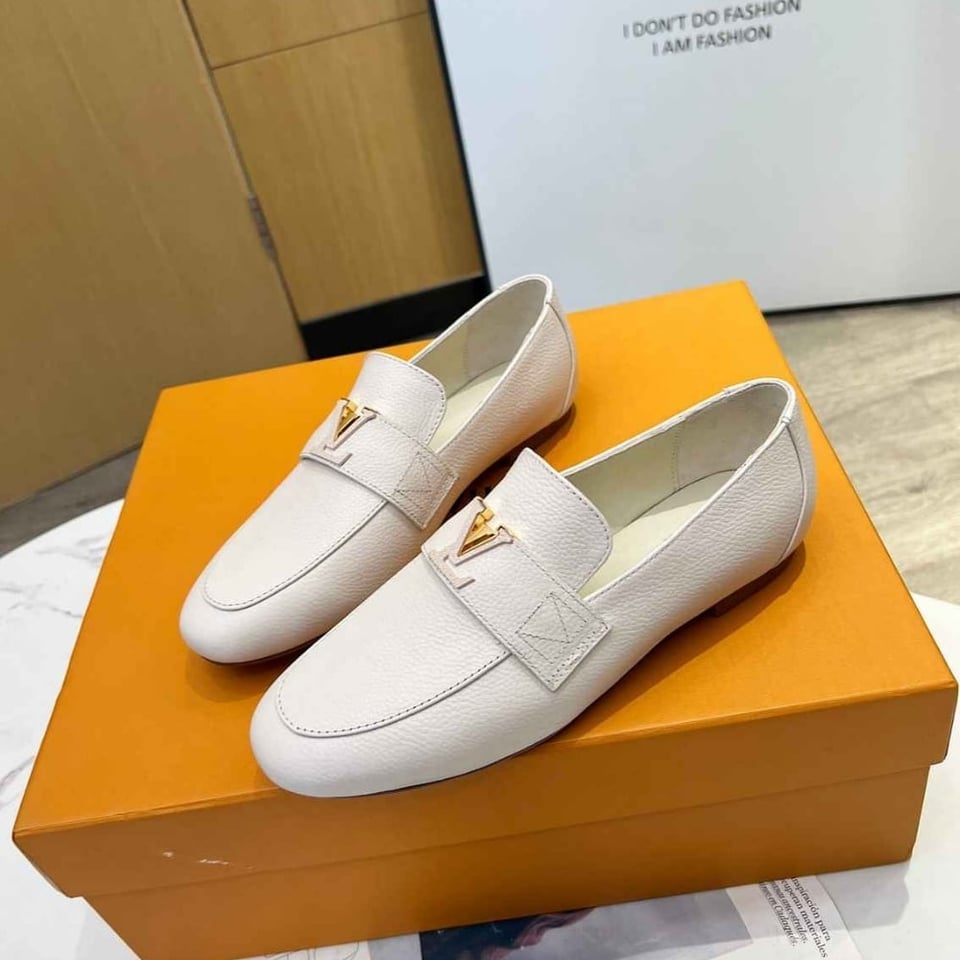 Louis Vuitton Capri Loafer Ivory view 3