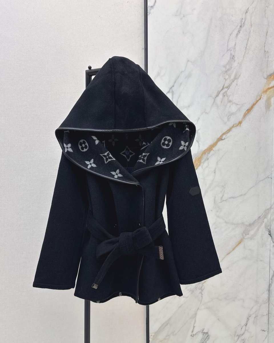 Louis Vuitton Black Coat Clothes view 5