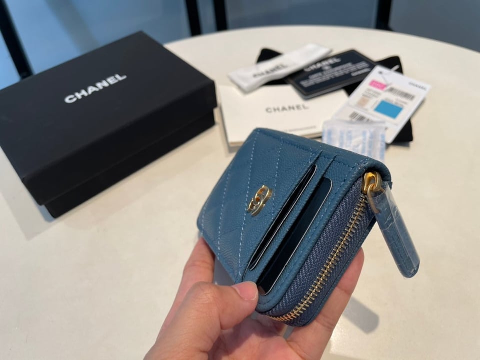 Chanel Zipped Coin Purse 11 Aegean Grained Calfskin view 9