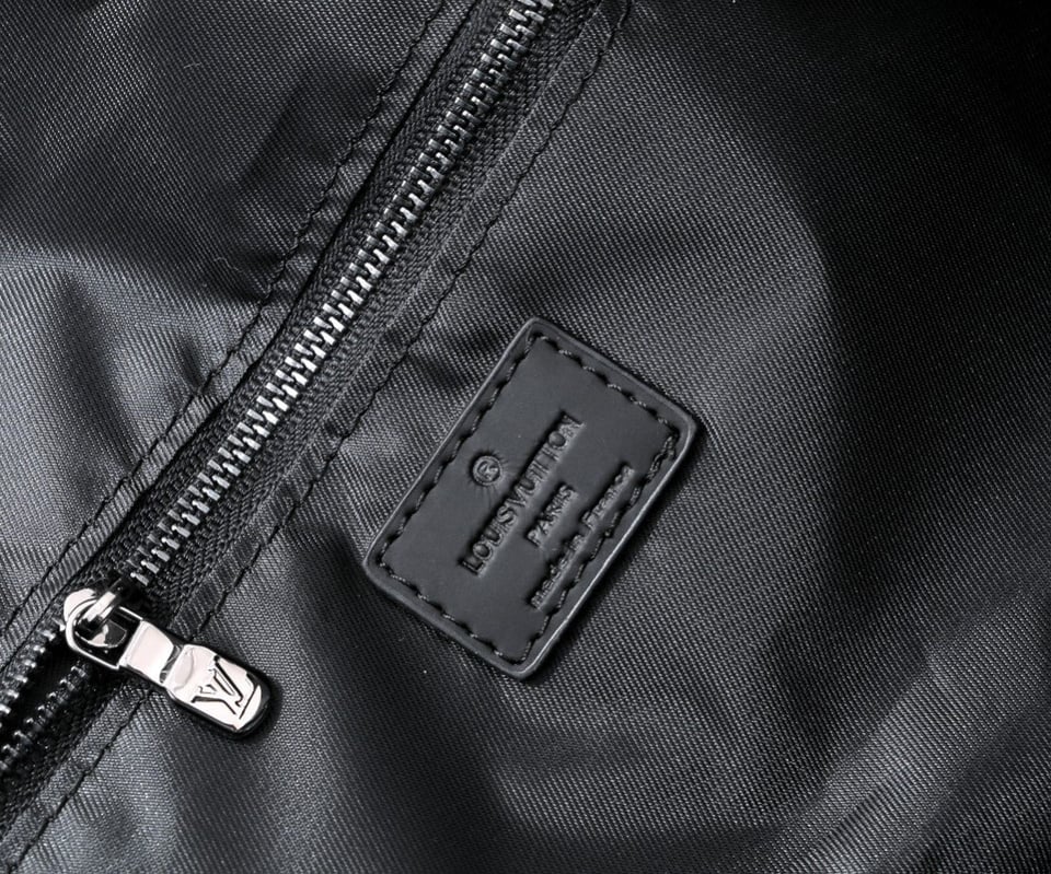 Louis Vuitton Keeppall Bandouliere Monogram Eclipse view 10