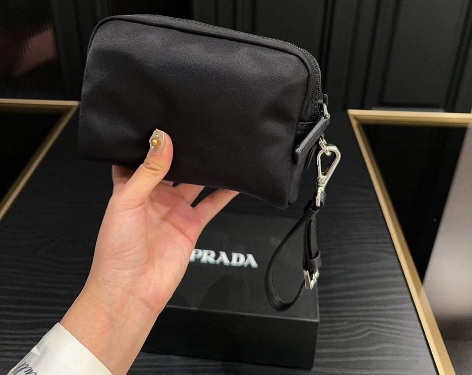 Prada Re Nylon Toiletry Bag Black 16Cm view 5