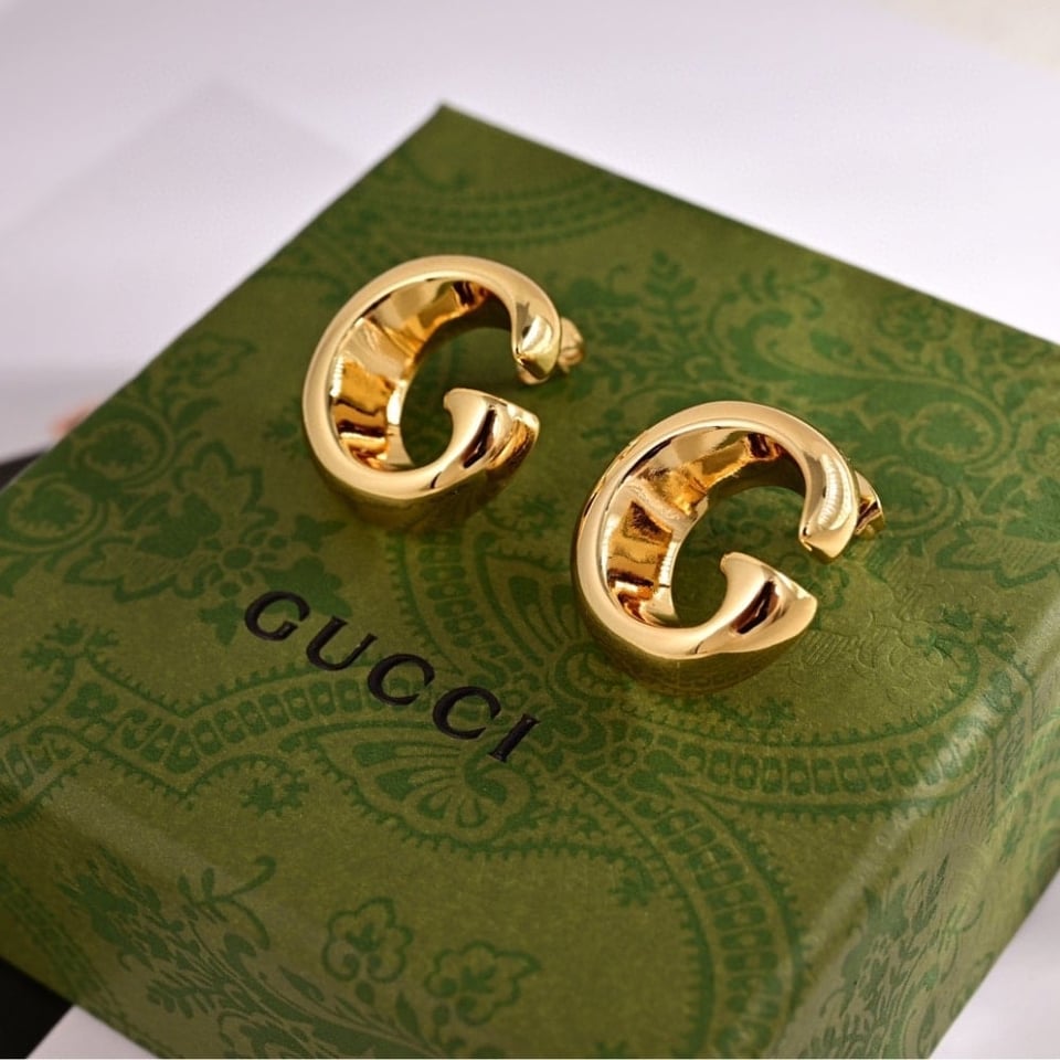 Gucci Earrings With G Motif Gold 789040 I4600 8005 view 3