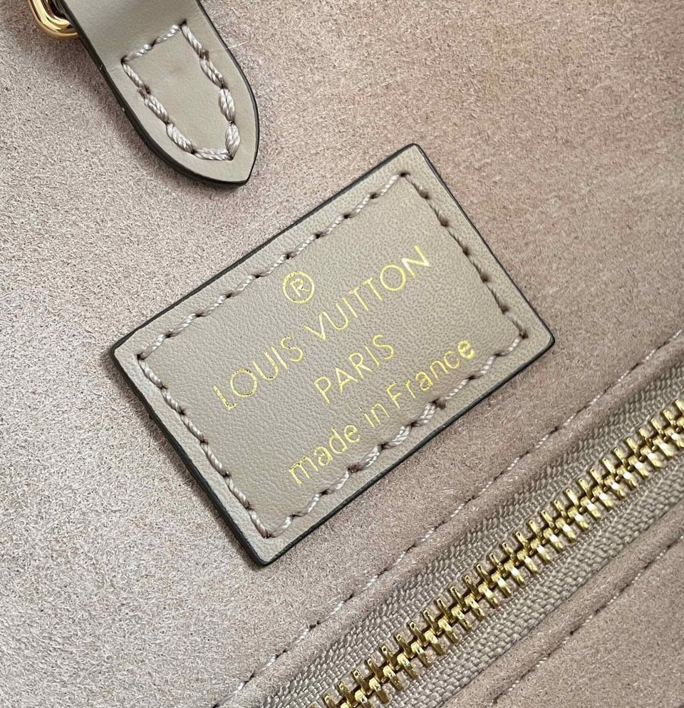 Louis Vuitton Onthego Mm Bicolor Monogram Empreinte Leather Dove/Cream M45494 35cm view 11