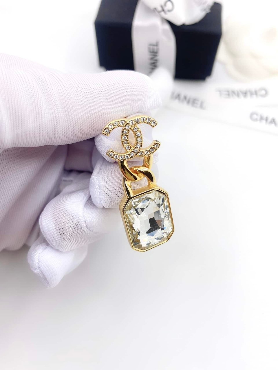 Chanel Gold Crystal Metal Strass Cc Earrings view 2