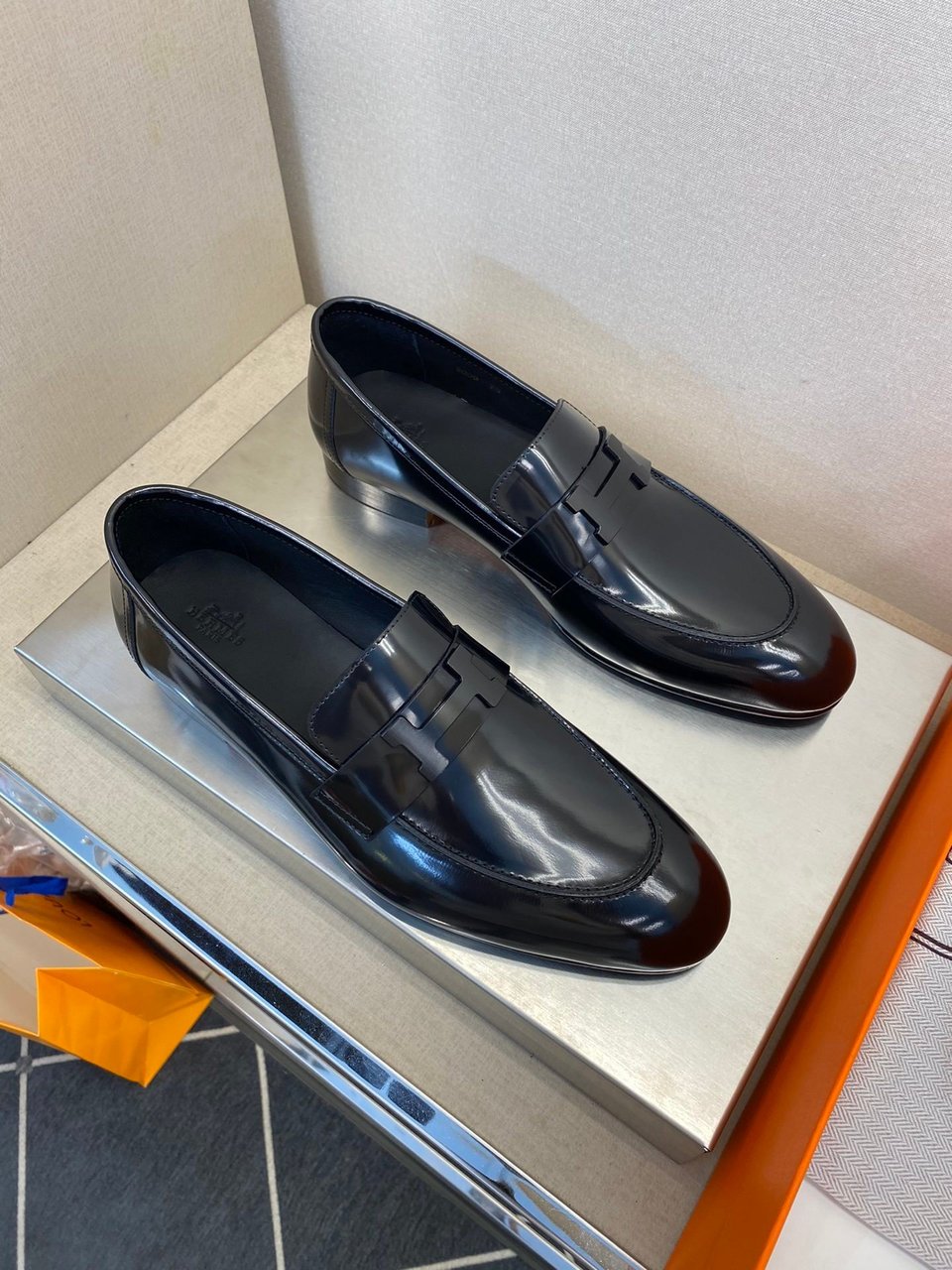 Hermès H-Buckle Polished Black Leather Loafers for Men view 3