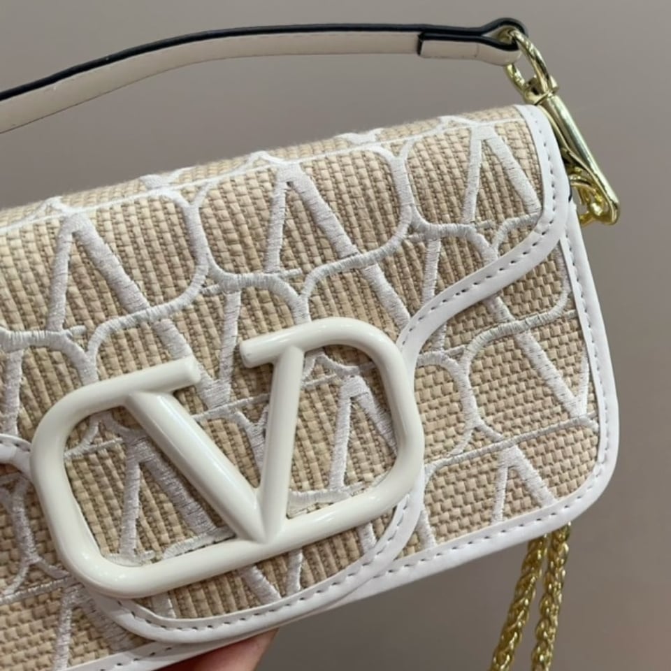 Valentino Valentino Garavani Locò Toile Iconographe Raffia Shoulder Bag Natural 20Cm view 5
