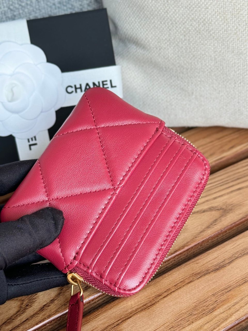 Chanel 19 Zipped Coin Purse 11Cm Burgundy Lambskin Gold Hardware view 10