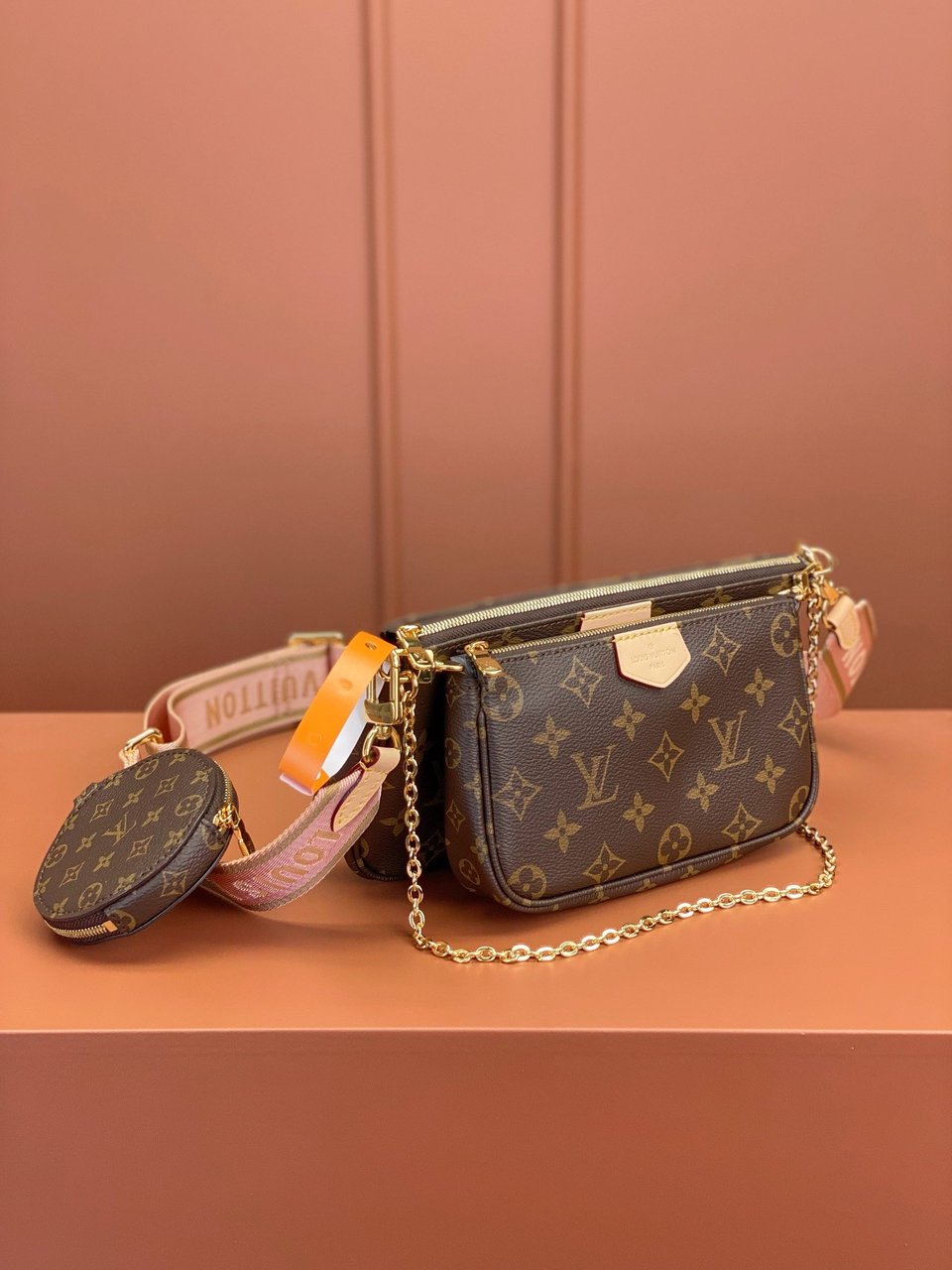 Louis Vuitton Multi Pochette Accessoires Pink 24Cm M44840 view 11