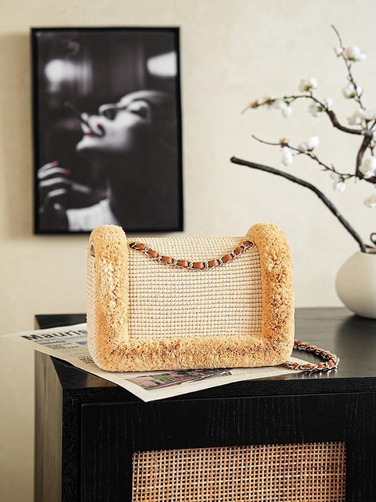 Chanel Foldable Flap Bag Braided Raffia Yarn &amp; Gold-colored Metal 25cm/9.8in Beige AS6163 view 6