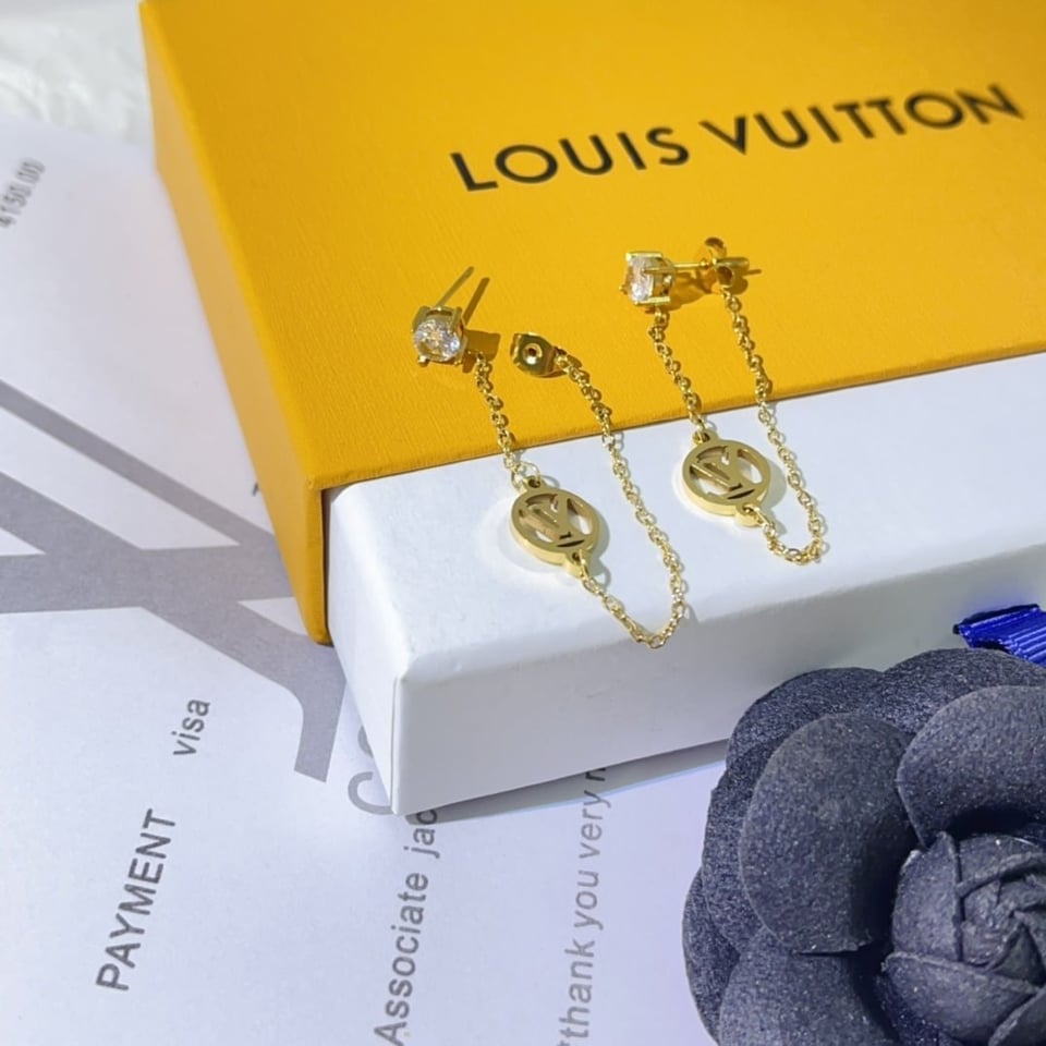 Louis Vuitton Petit Louis Earrings In Gold M00390 view 3