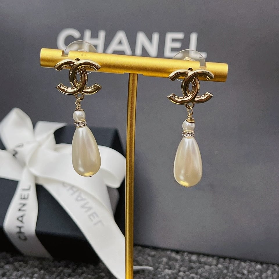 Chanel Cc Pearl Drop Earrings view 8
