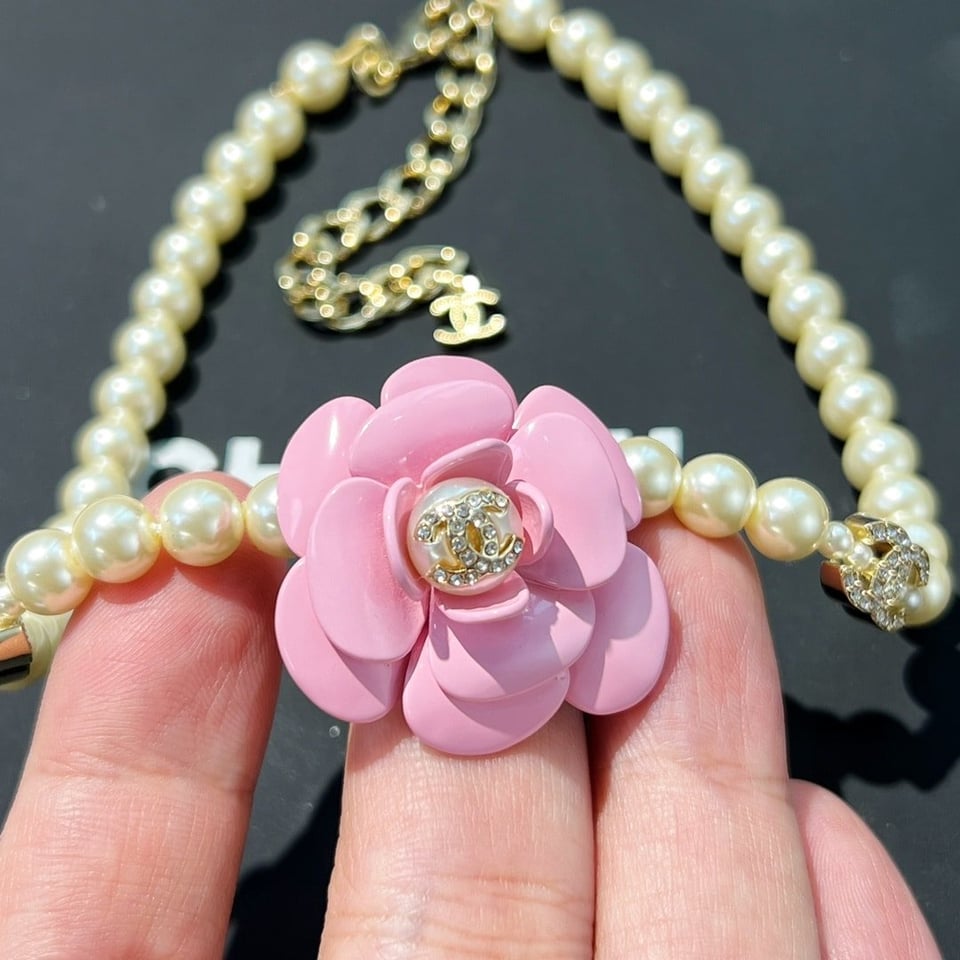 Chanel Pearl And Camélia Necklace view 5