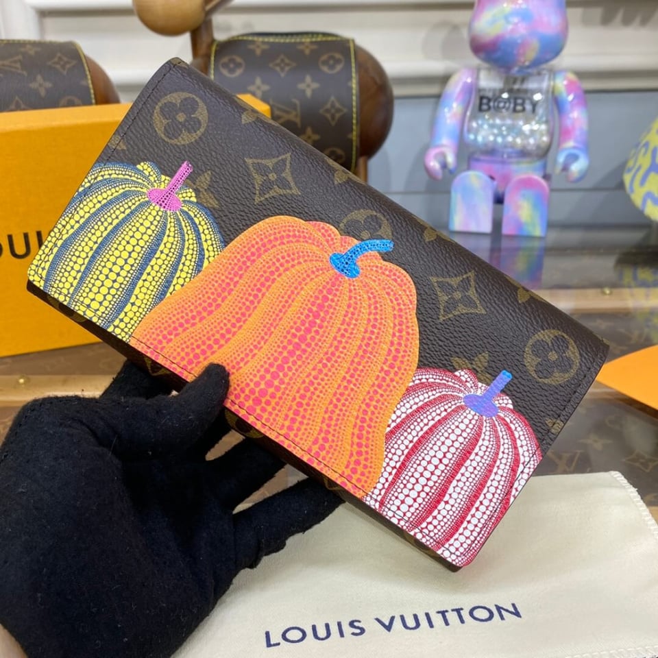 Louis Vuitton x Yayoi Kusama Sarah Wallet view 5