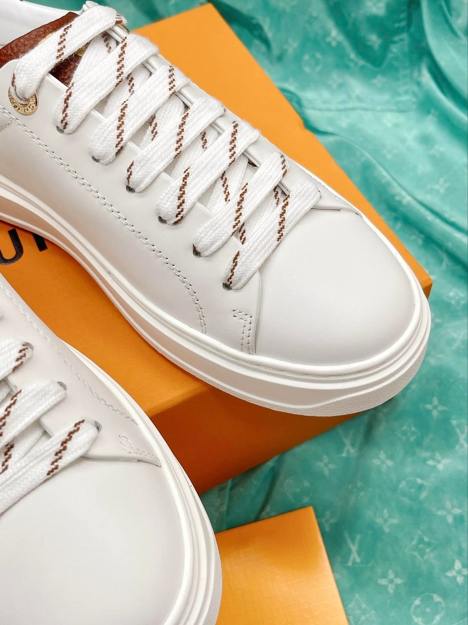 Louis Vuitton Time Out Sneaker 1Aadmt view 5