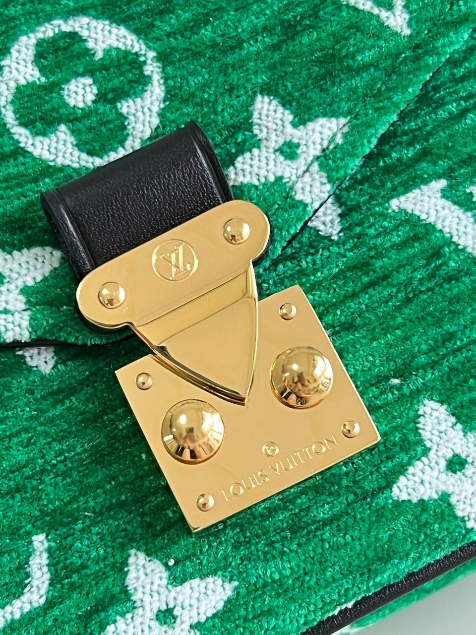 Louis Vuitton Micro M Tis 14Cm Green view 4