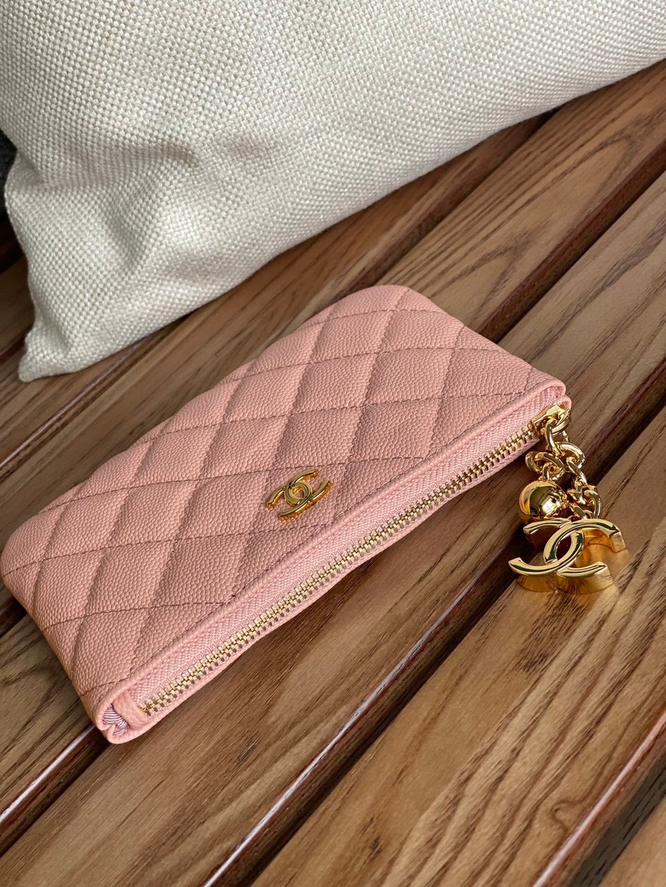 Chanel Zipped Wallet 14Cm Light Pink Caviar Gold Hardware view 10