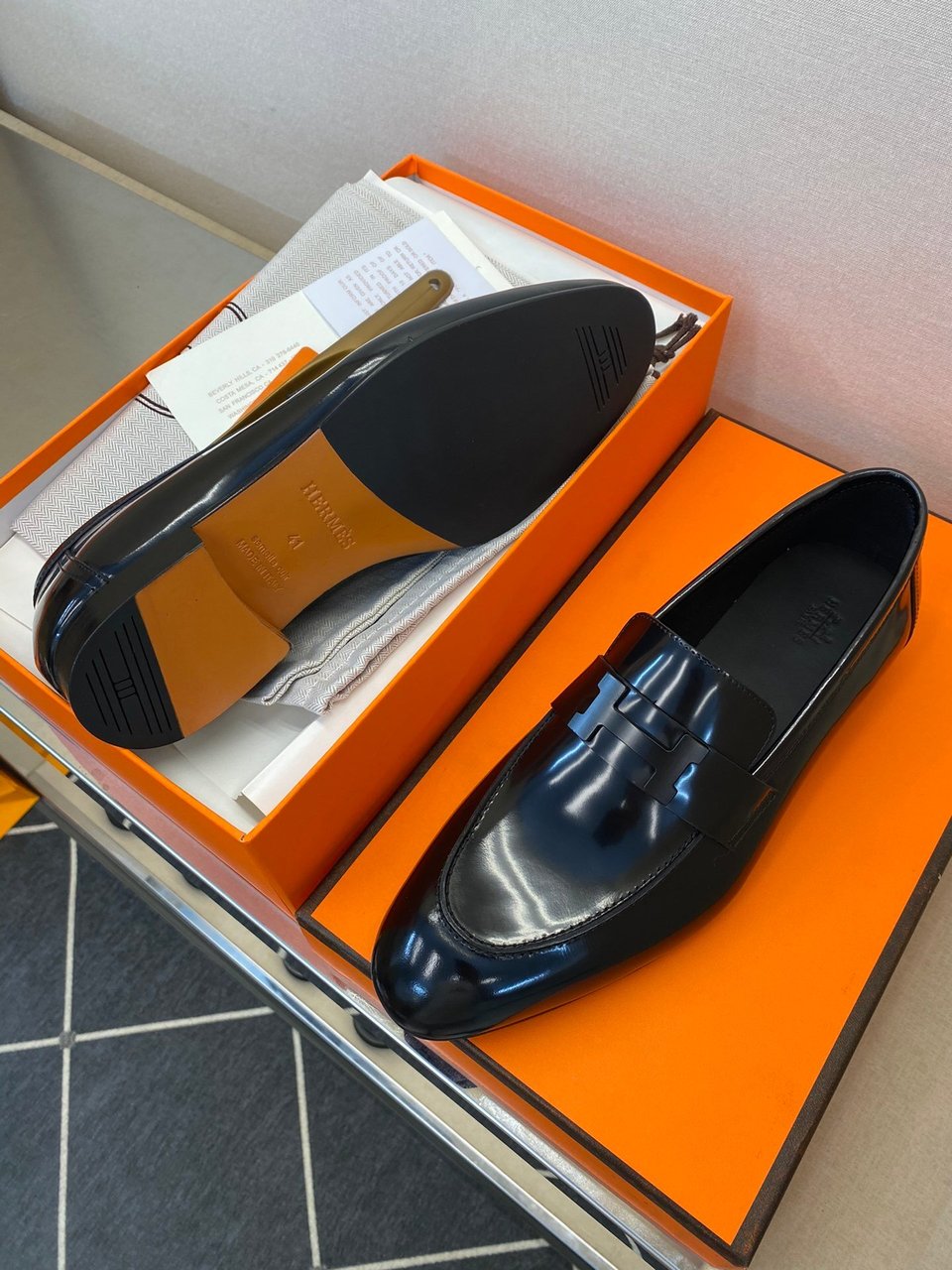 Hermès H-Buckle Polished Black Leather Loafers for Men view 7