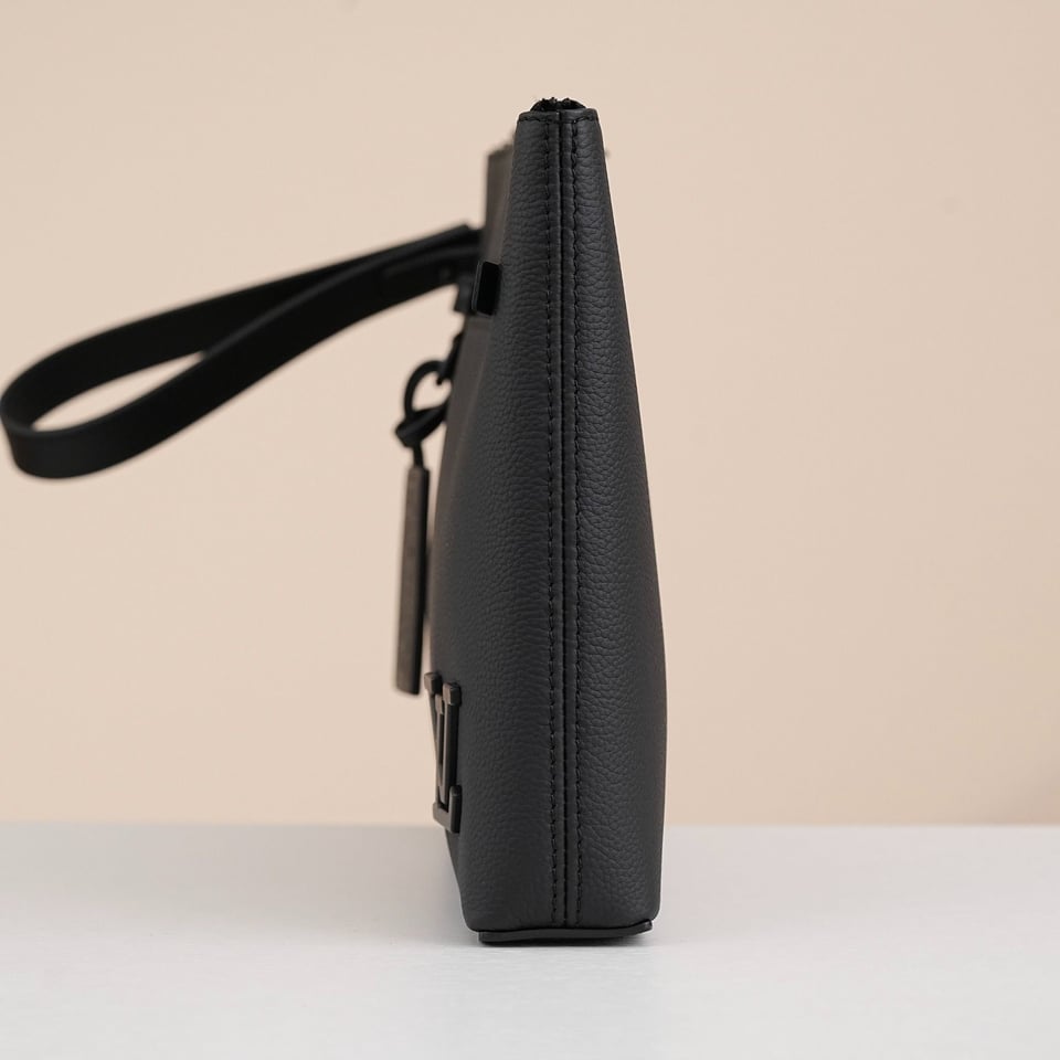 Louis Vuitton Takeoff Pouch Black 30Cm M69837 view 12