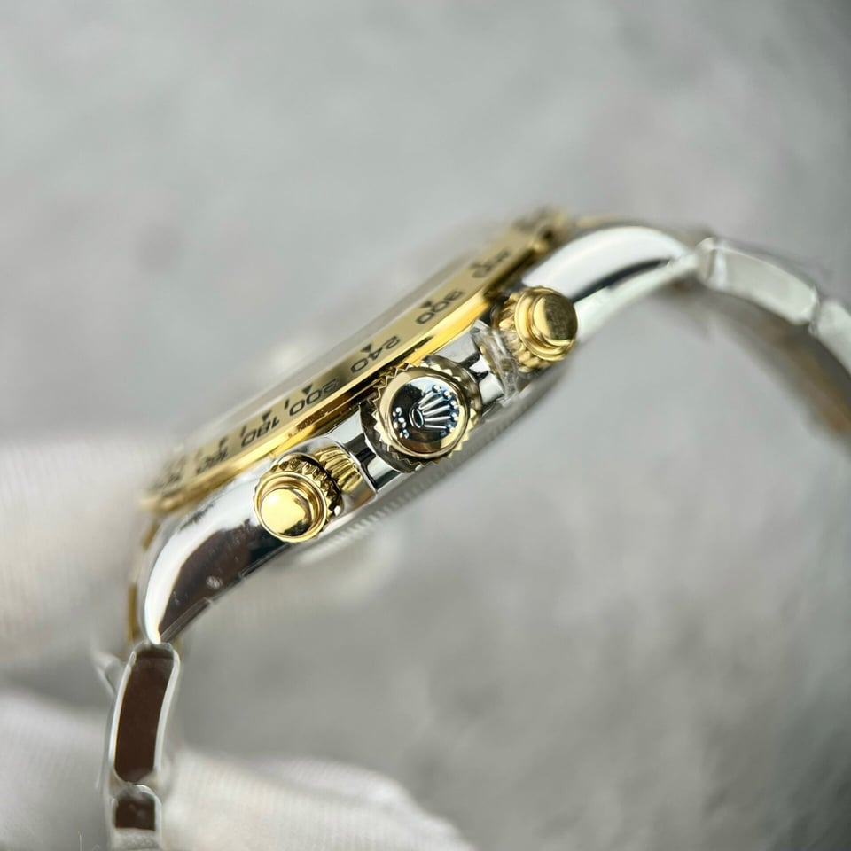 Rolex Daytona 40 mm White Dial 126503 view 9