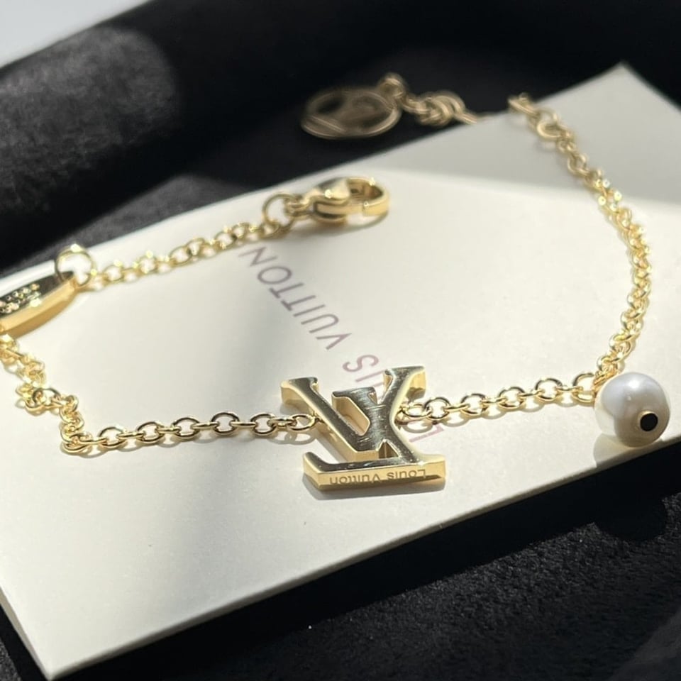 Louis Vuitton Lv Iconic Louisa Bracelet M1450A view 4