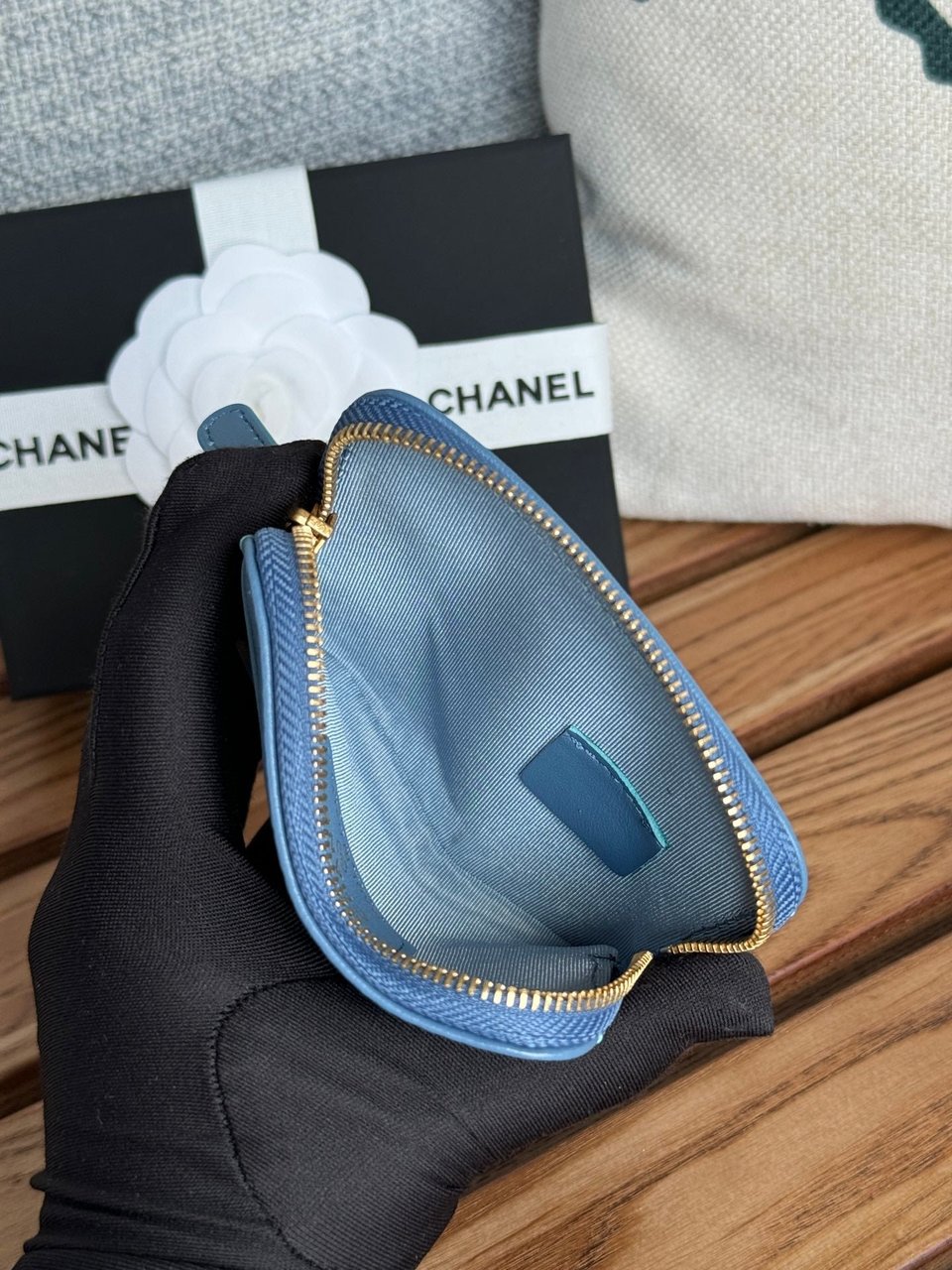 Chanel 19 Zipped Coin Purse 11Cm Blue Lambskin Gold Hardware view 3
