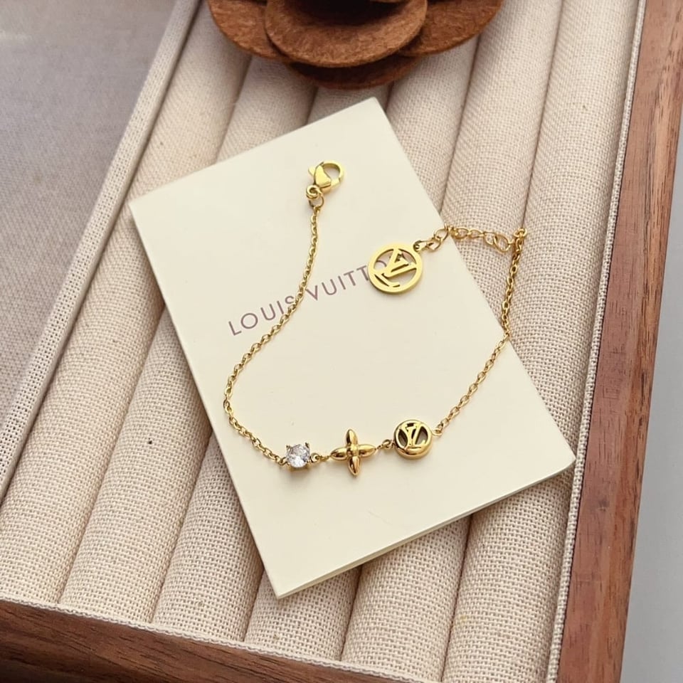 Louis Vuitton Petit Louis Bracelet M00374 view 4