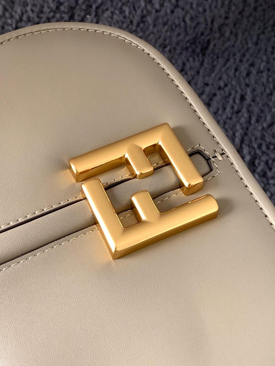 Fendi C’mon Medium Shoulder Bag 21cm/ 8.3in view 7