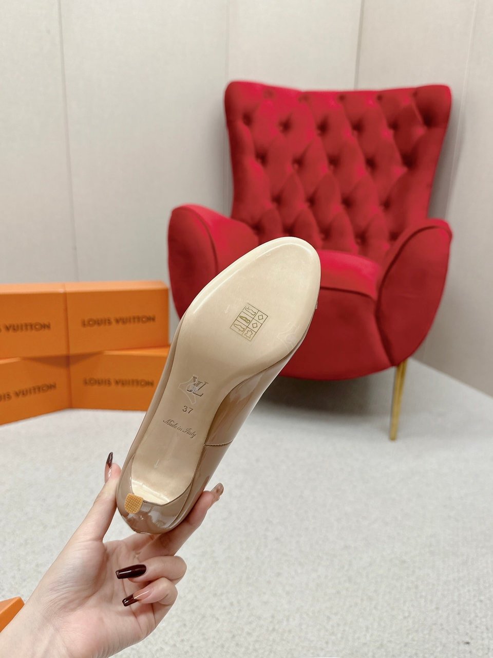 Louis Vuitton Fiancee Pumps Beige view 8