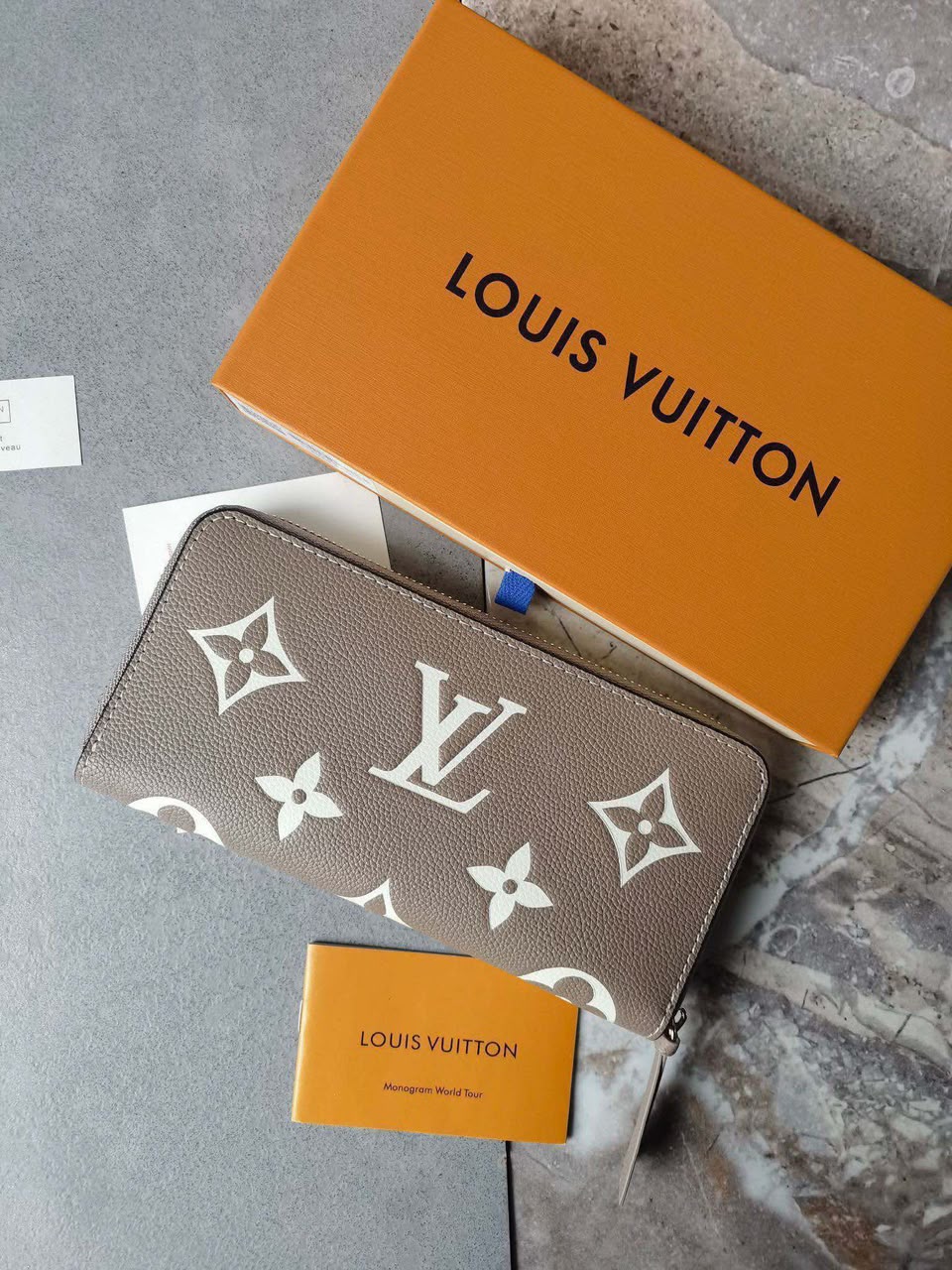 Louis Vuitton Bicolor Monogram Empreinte Leather Zippy Wallet Tourterelle Gray/Cream view 4