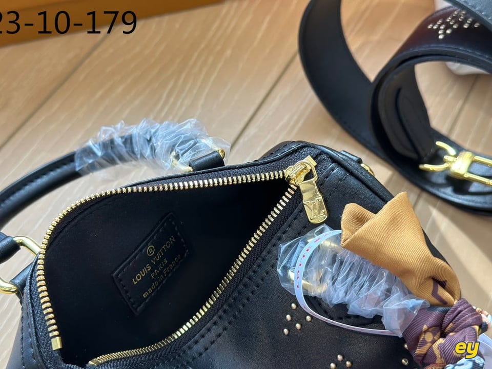 Louis Vuitton Nano Speedy Black 16Cm M46745 view 7
