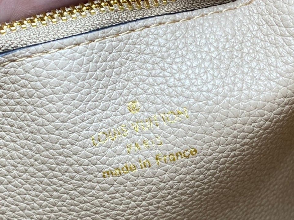Louis Vuitton Neonoe Mm Beige 26Cm view 4