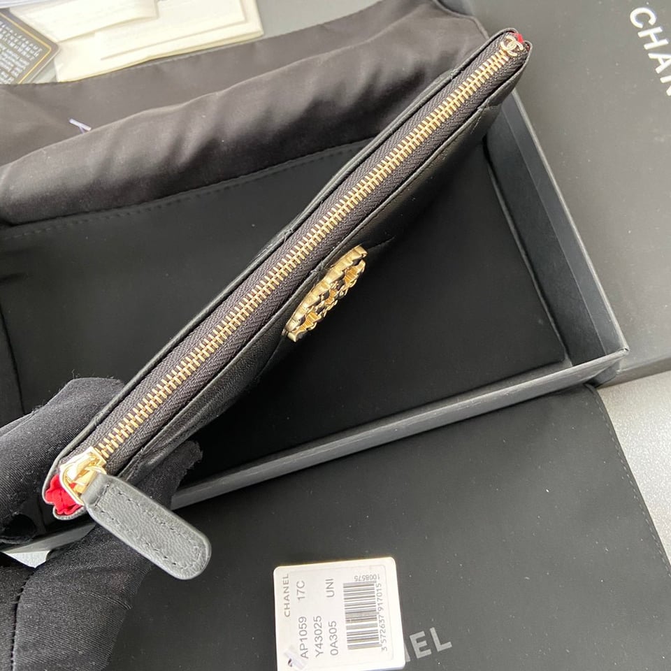 Chanel 19 Zipped Wallet 20Cm Black Calfskin Gold Hardware view 5