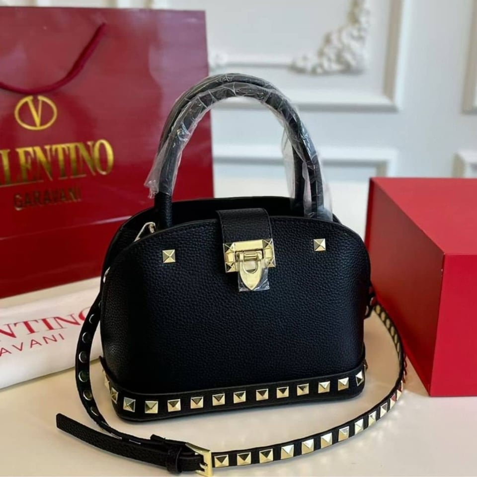 Valentino Garavani Rockstud Handbag In Grainy Black 21Cm view 4