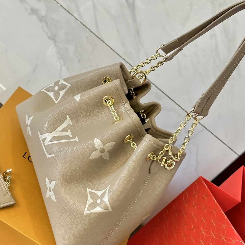 Louis Vuitton Summer Bundle Bag Tourterelle Grey 28Cm M25453 view 6