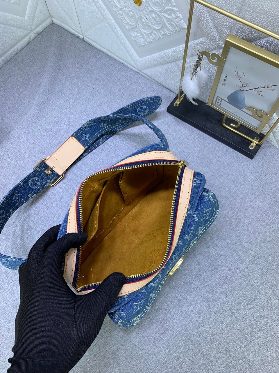 Louis Vuitton Bum Waist Bag Pouch M95347 view 4