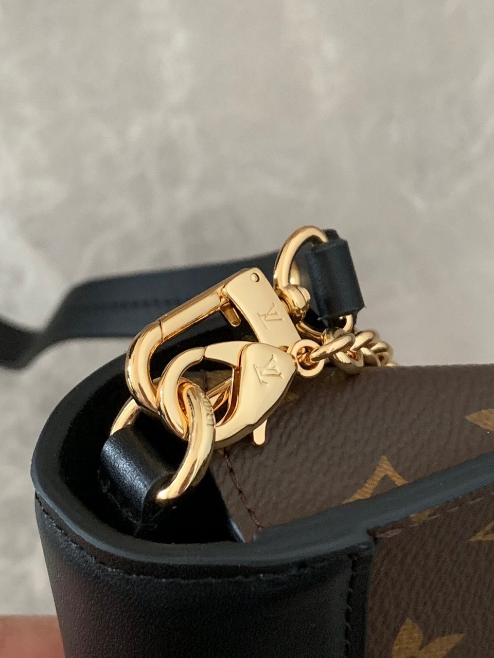 Louis Vuitton Monogram Padlock On Strap 19Cm Black view 10