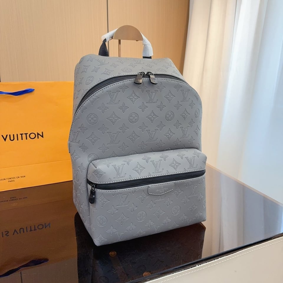 Louis Vuitton Discovery Backpack Anthracite Gray 28Cm M46557 view 9