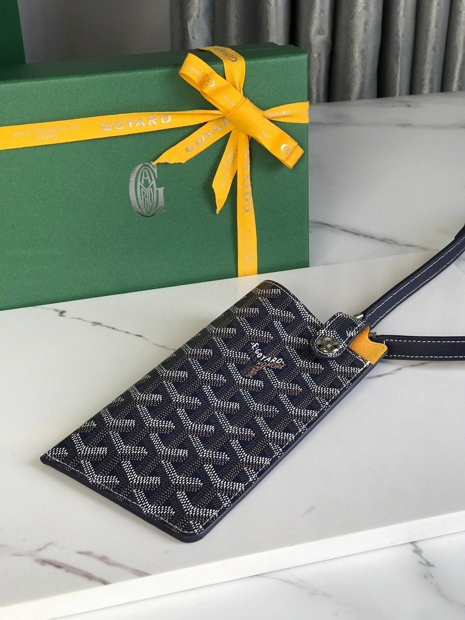 Goyard Montmartre Gm Case 18 Cm Navy Blue Goyardine Canvas view 10
