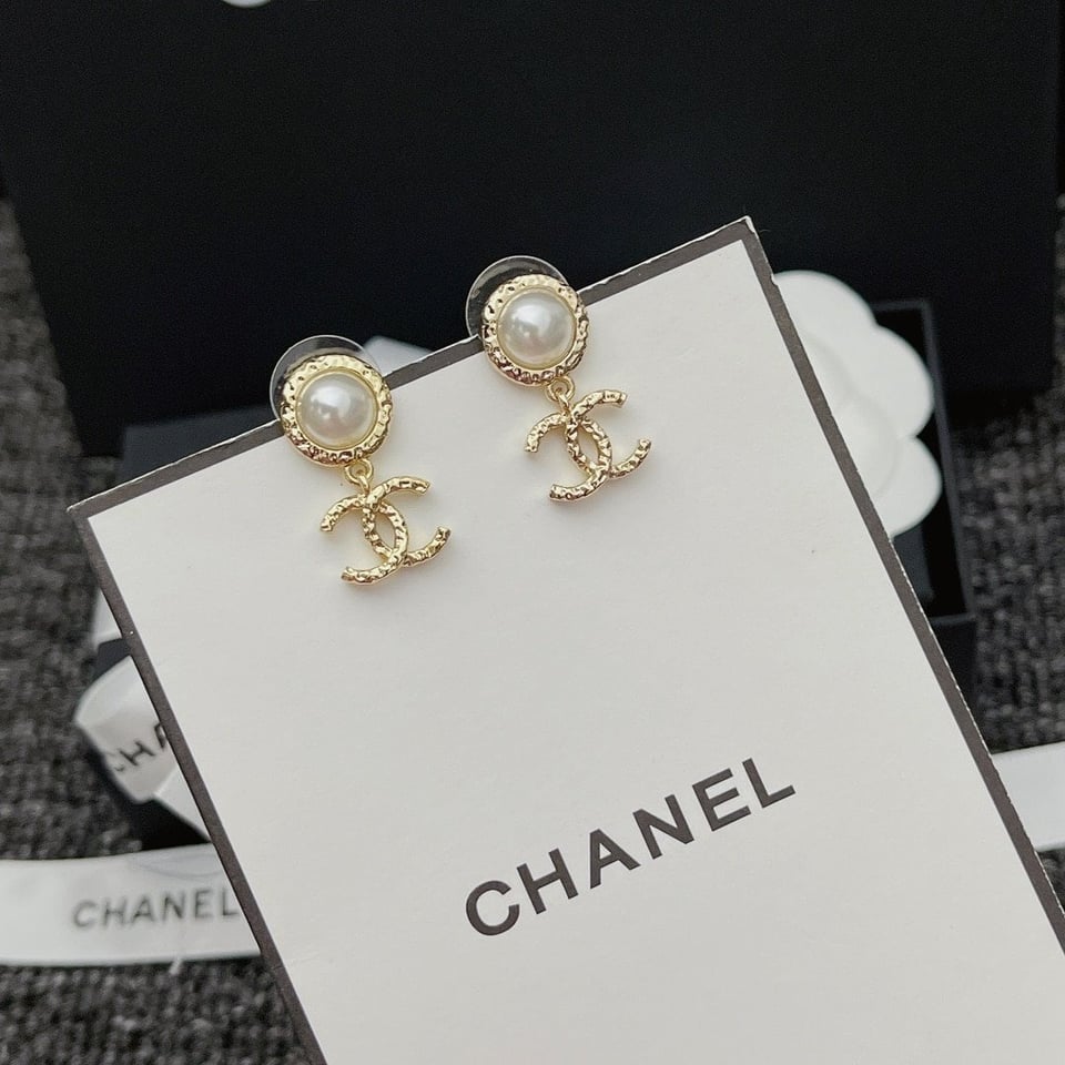 Chanel Cc Pearl Earrings view 3
