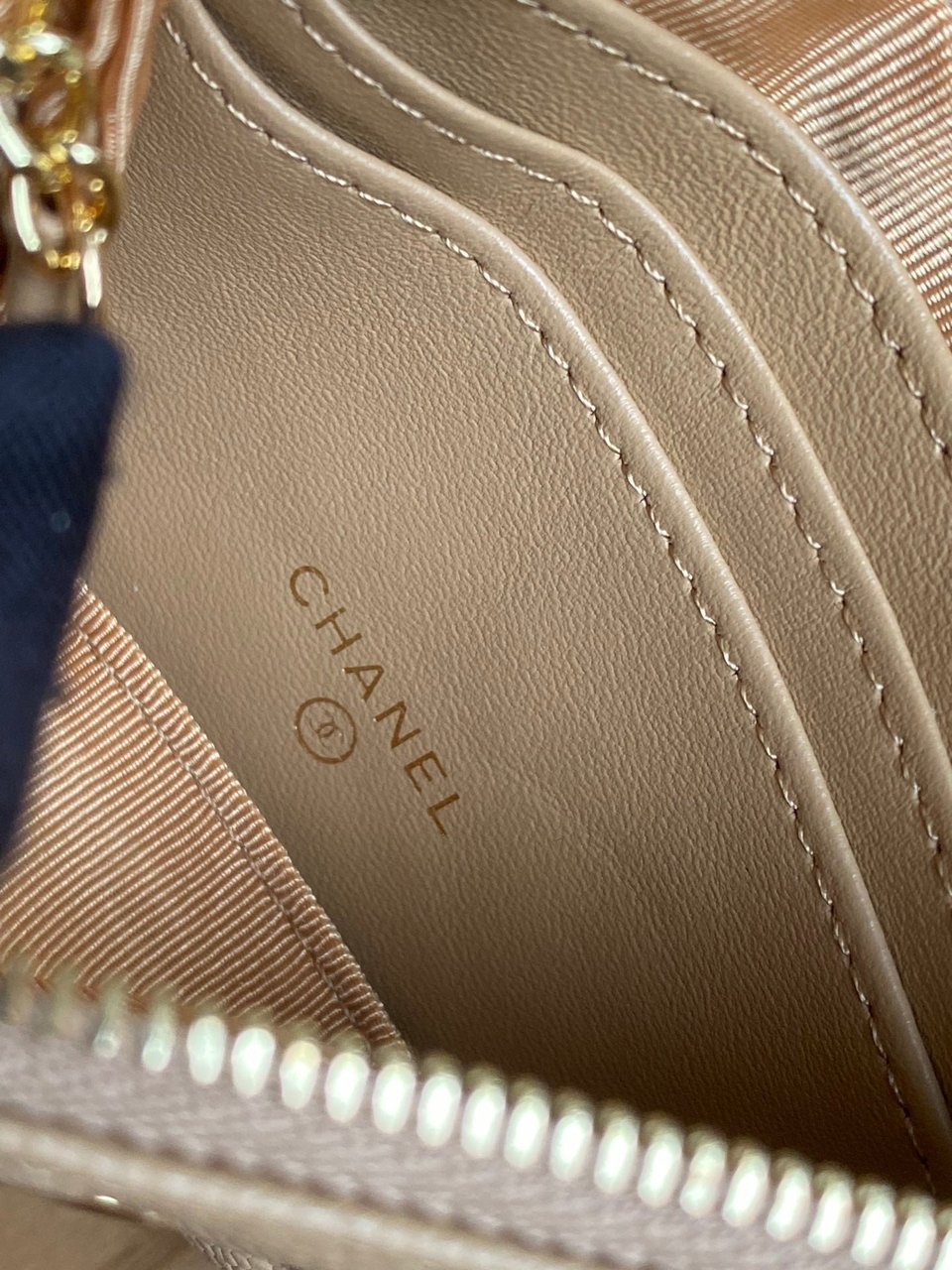 Chanel Zipped Wallet 14Cm Beige Caviar Gold Hardware view 3