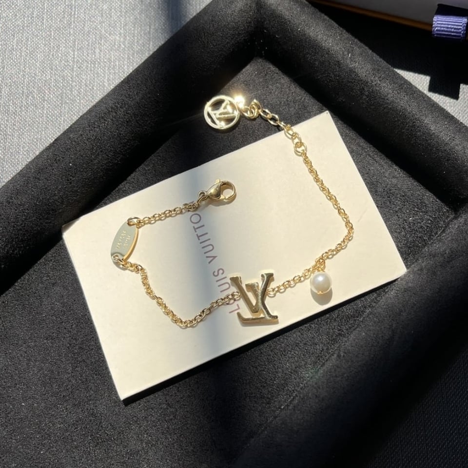 Louis Vuitton Lv Iconic Louisa Bracelet M1450A view 5