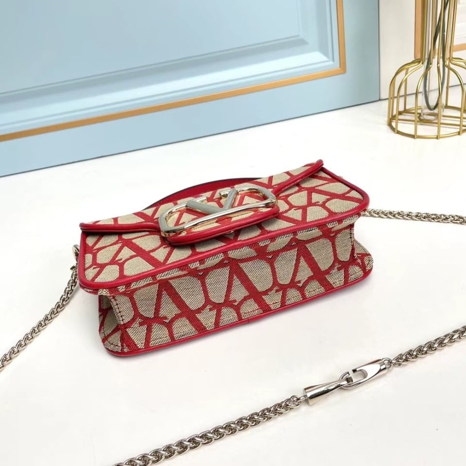 Valentino Garavani Locò Toile Iconographe Shoulder Bag Red 20Cm view 7