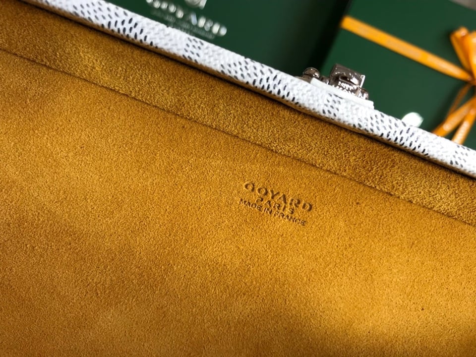 Goyard Grand Hôtel Trunk Bag 24.5cm White Goyardine Canvas And Calfskin view 3