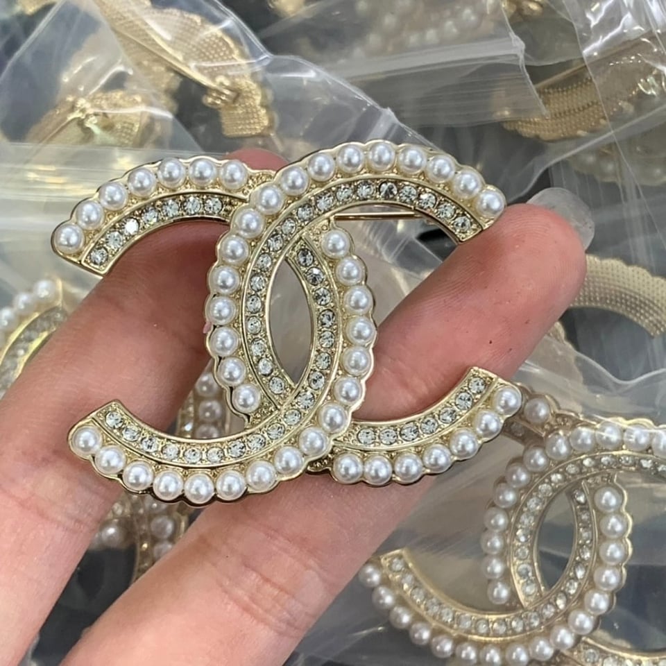 Chanel Crystal Cc Brooch Gold With Pearl view 2